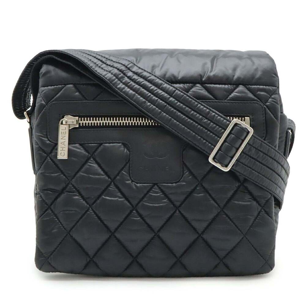 CHANEL Black Leather Shoulder Bag - Picture 2 of 9
